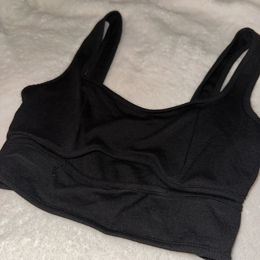 cut out tank top🖤